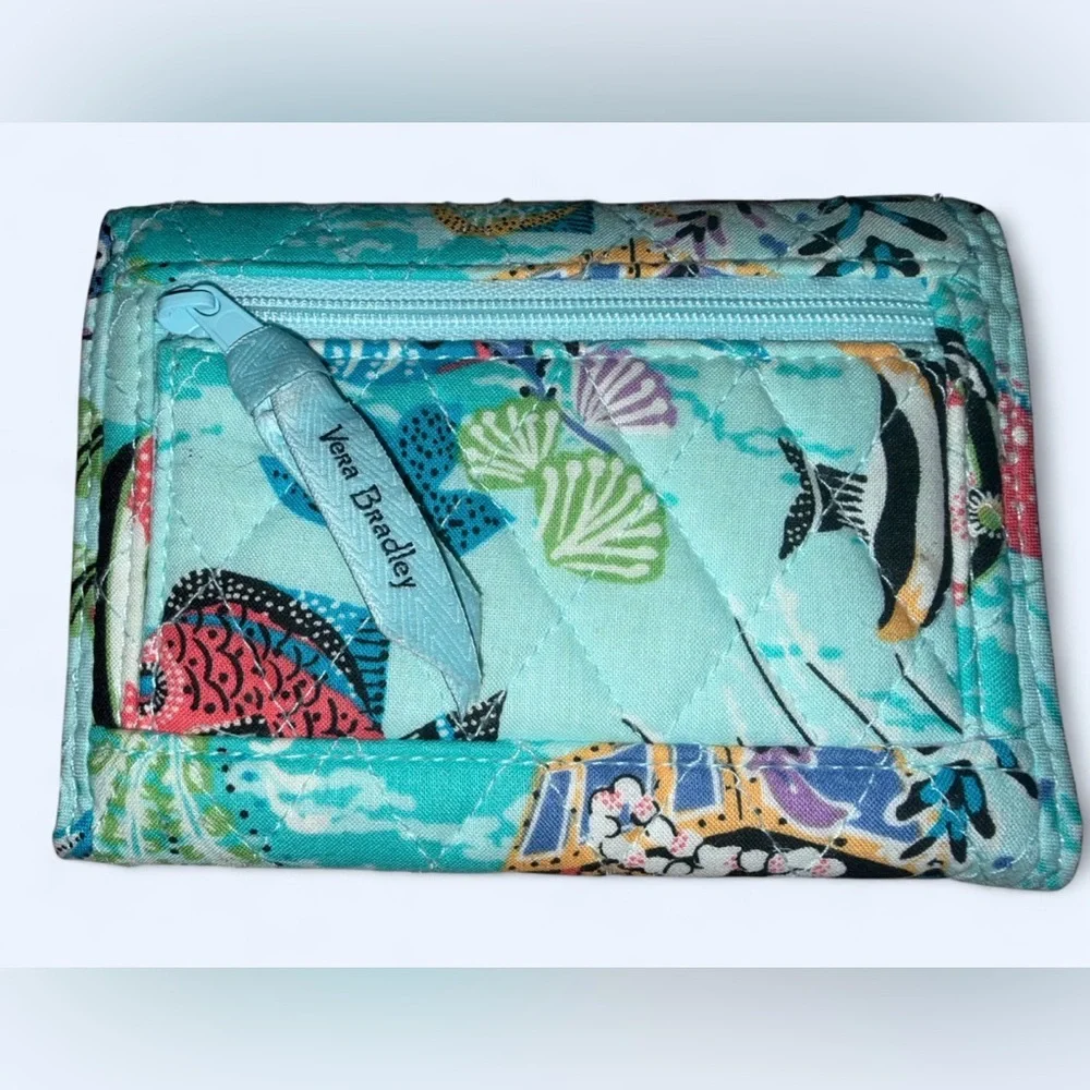 Vera Bradley Quilted Wallet Floral Aqua Blue Print Trifold NWOT - Picture 4 of 6